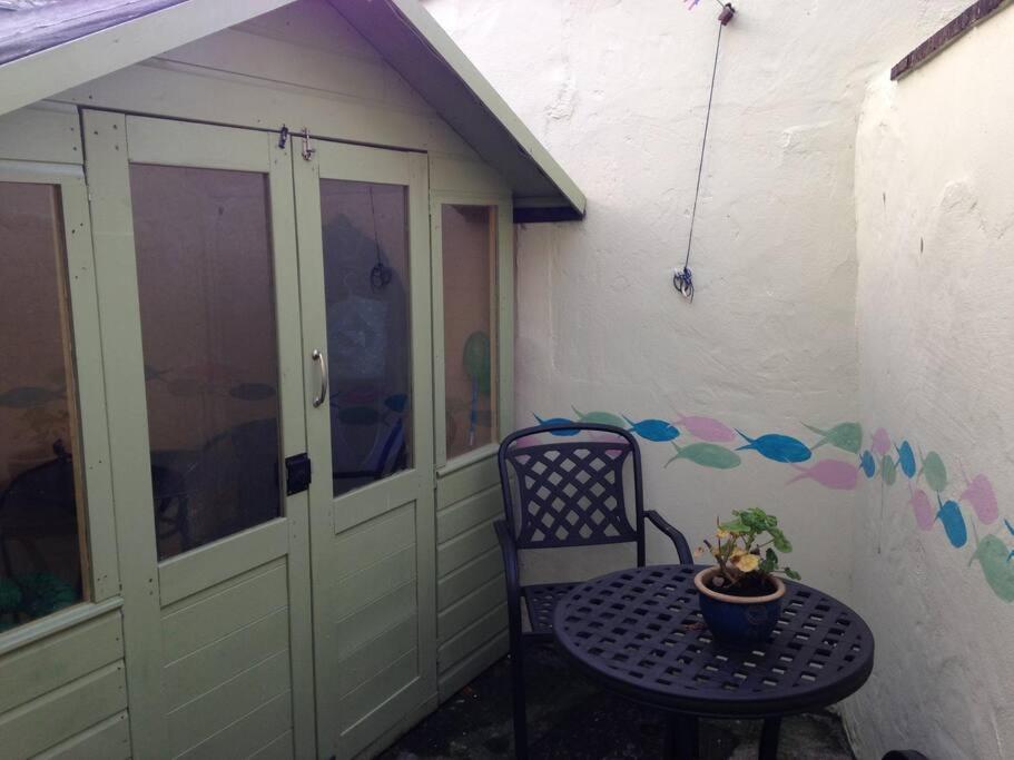 A Family Cottage In Tenby Esterno foto