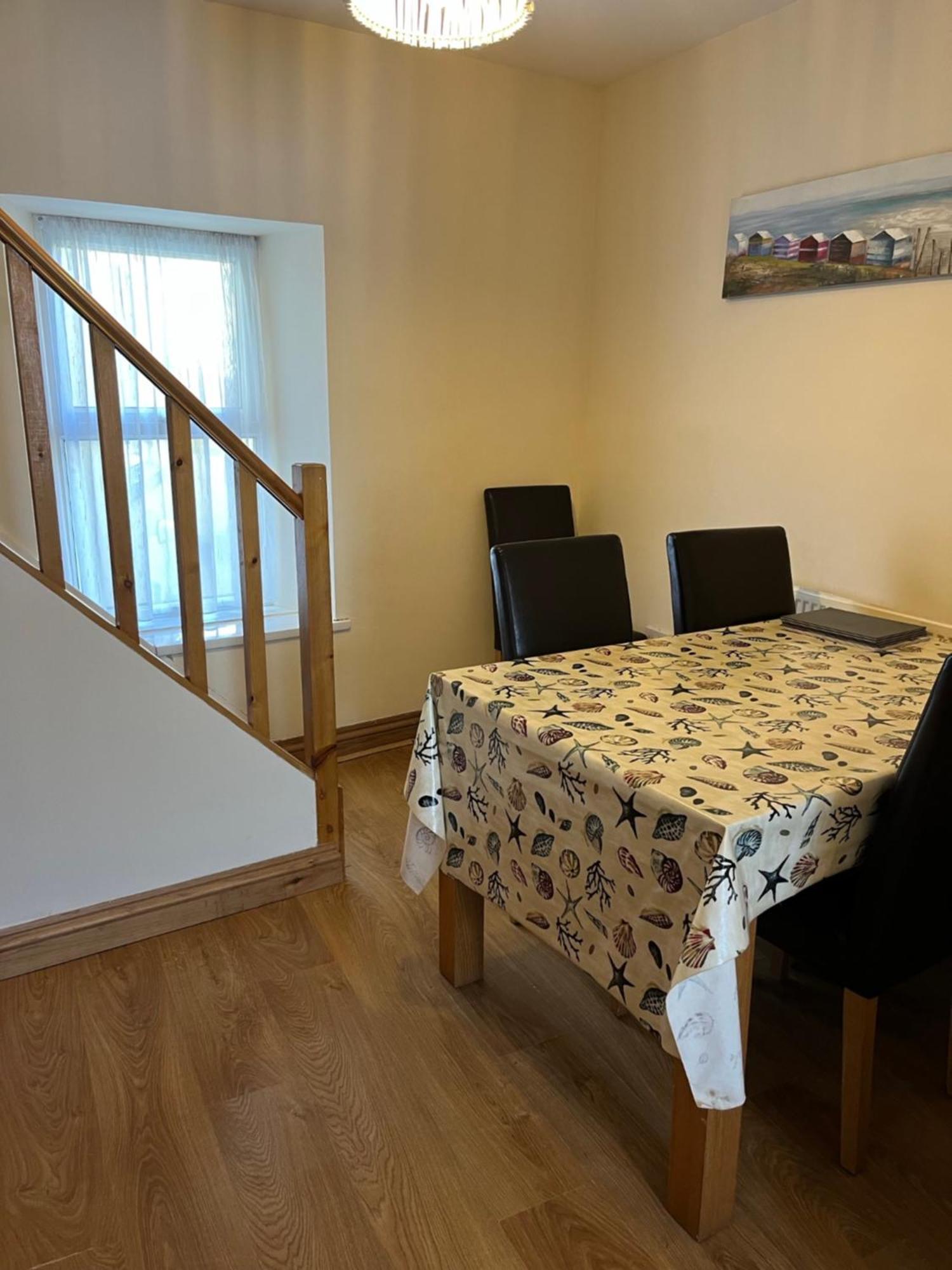 A Family Cottage In Tenby Esterno foto