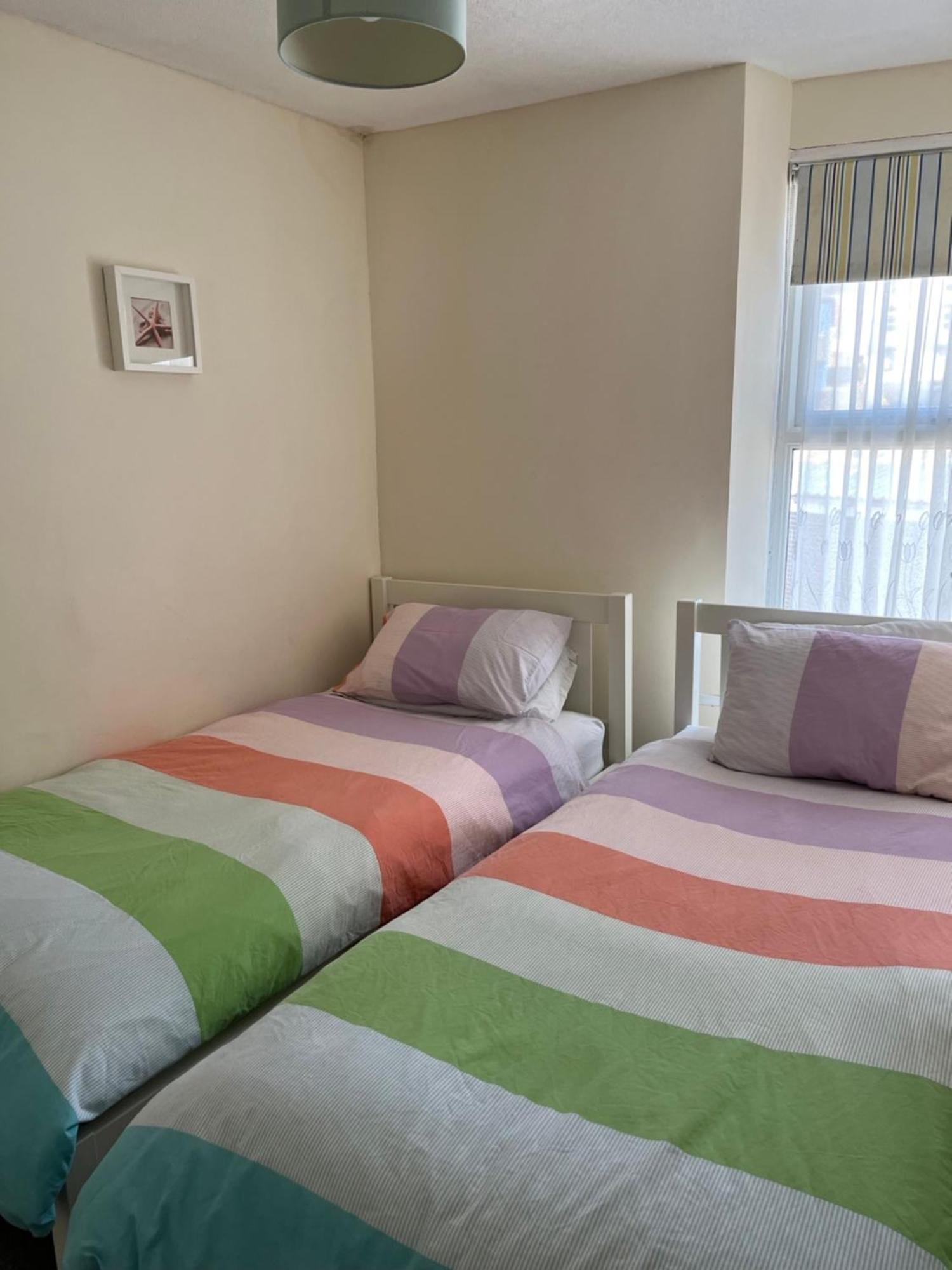 A Family Cottage In Tenby Esterno foto